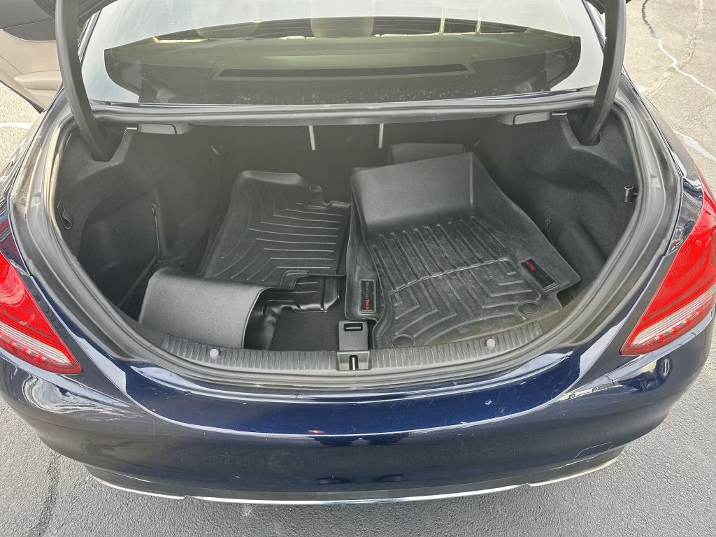 2017 Mercedes-Benz C-Class Image 21