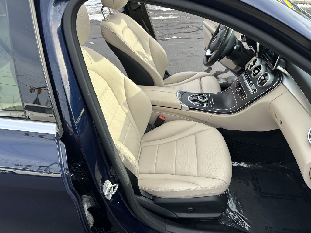 2017 Mercedes-Benz C-Class Image 26