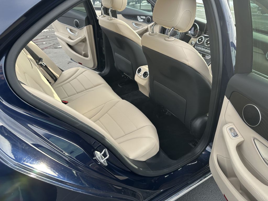 2017 Mercedes-Benz C-Class Image 27