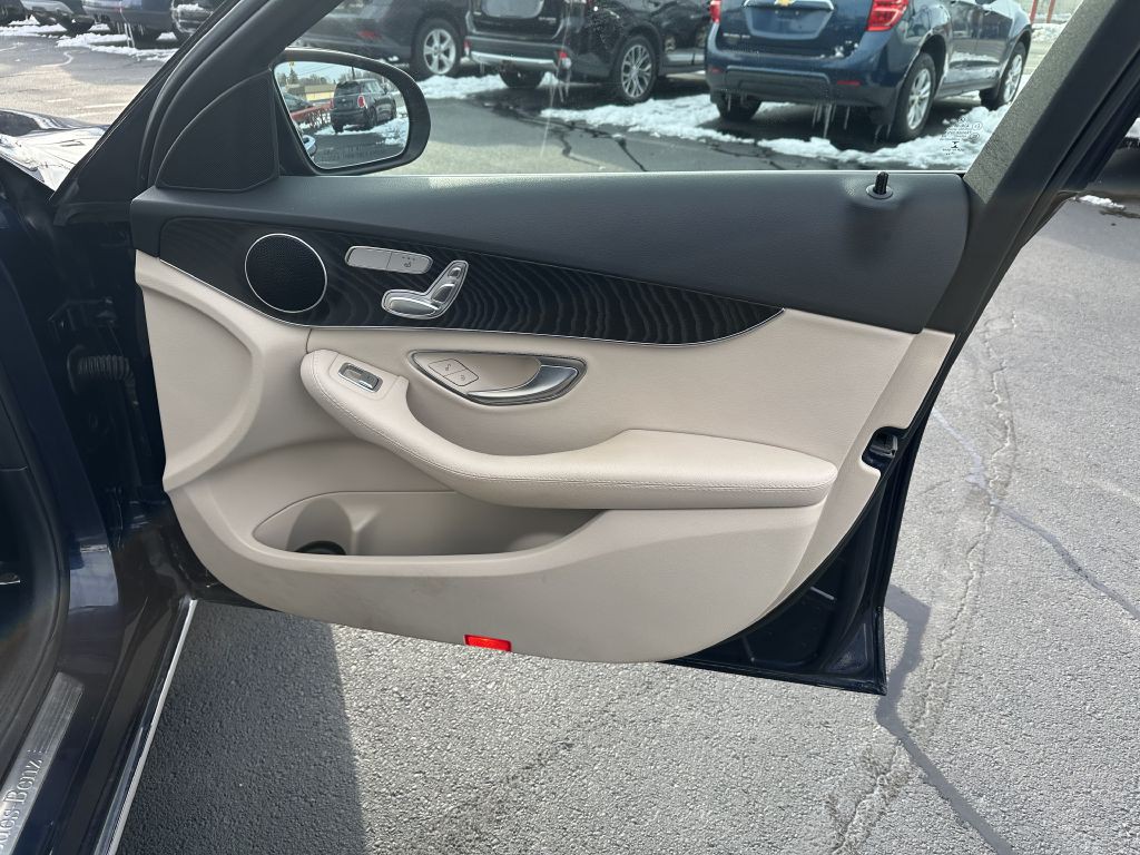 2017 Mercedes-Benz C-Class Image 28
