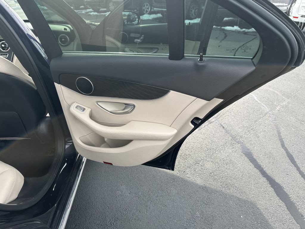 2017 Mercedes-Benz C-Class Image 29