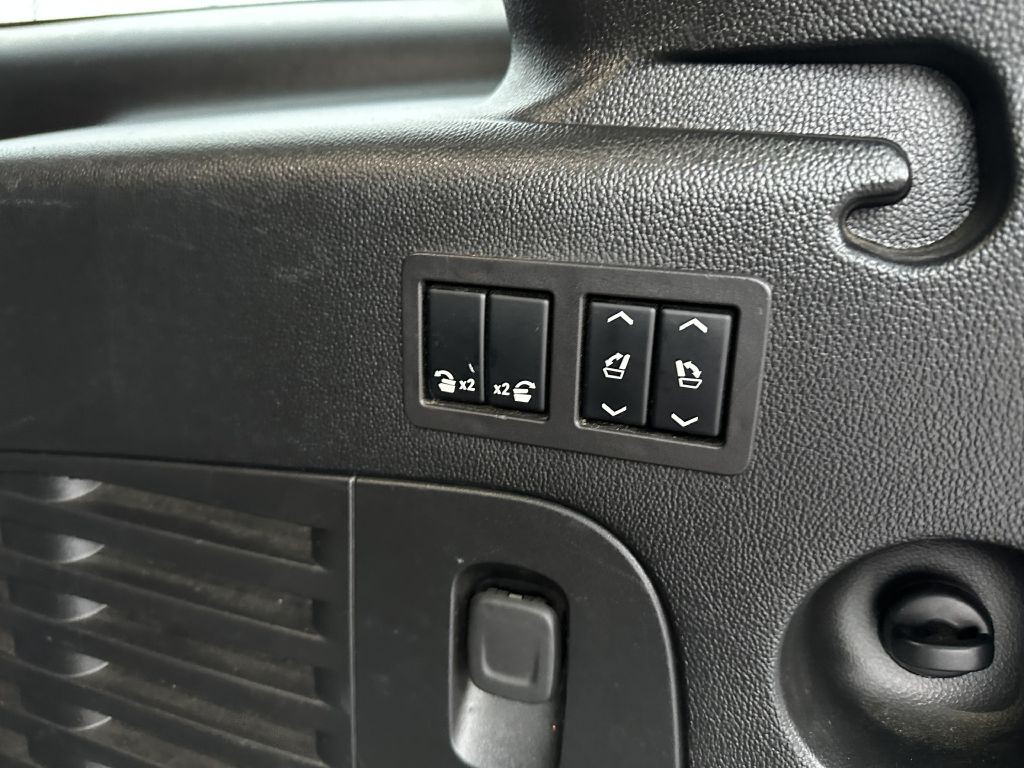 2018 Chevrolet Suburban Image 18