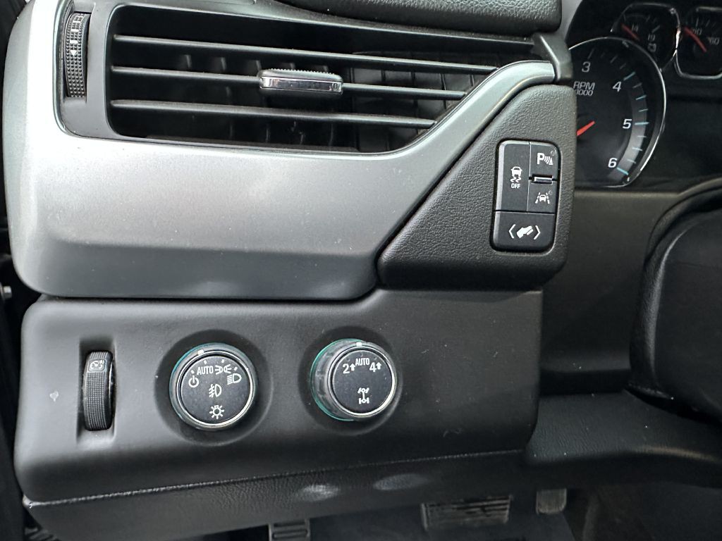2018 Chevrolet Suburban Image 34