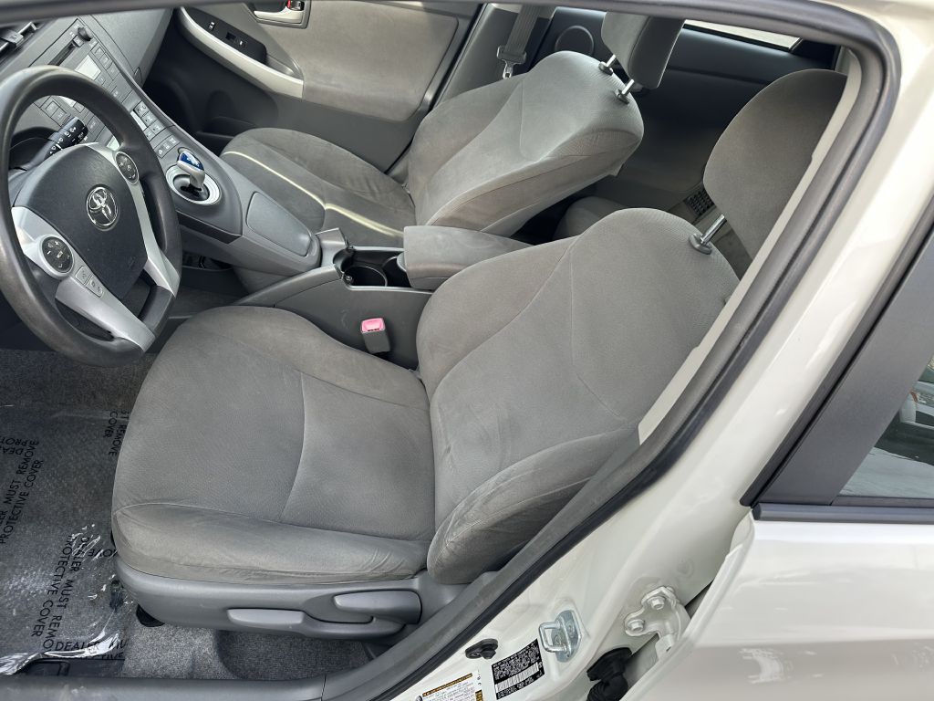 2011 Toyota Prius Image 11