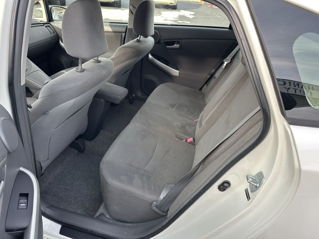 2011 Toyota Prius Image 12