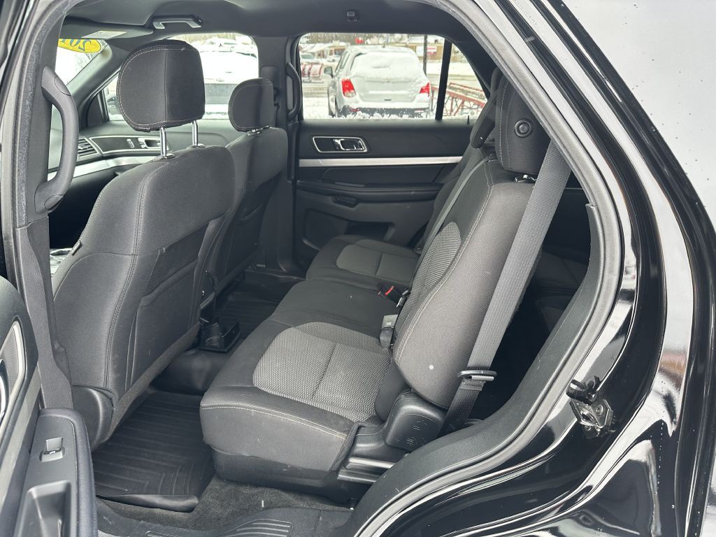 2017 Ford Explorer Image 14