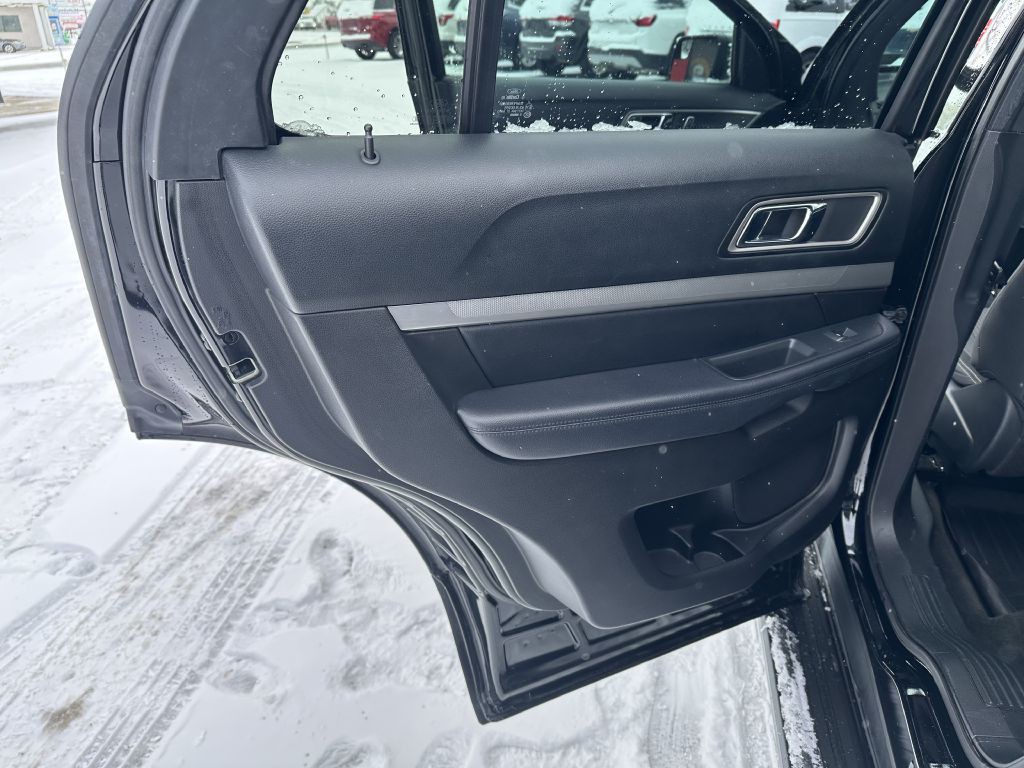 2017 Ford Explorer Image 23