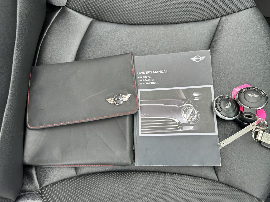 2013 MINI Cooper Image 22