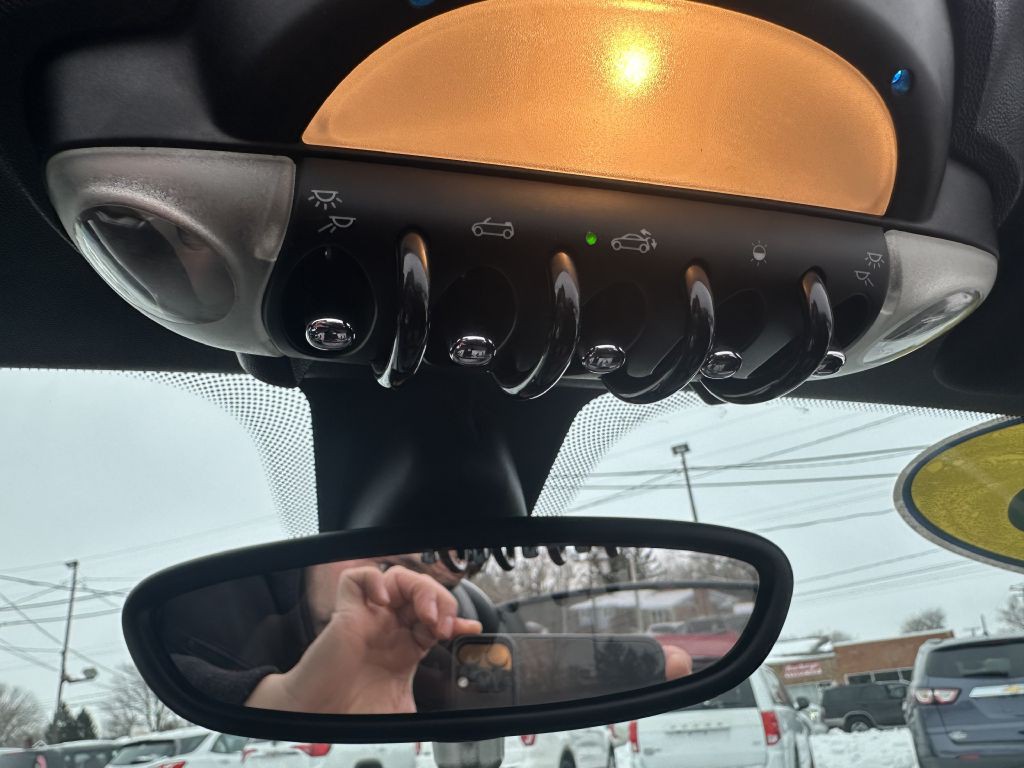 2013 MINI Cooper Image 19