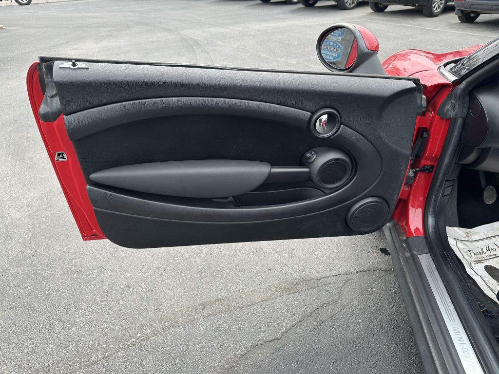 2013 MINI Cooper Image 20