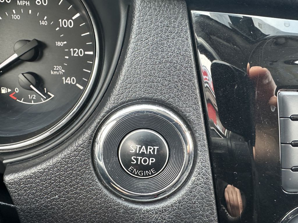 2018 Nissan Rogue Image 12