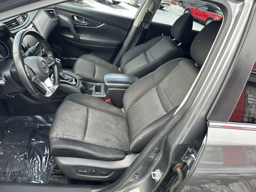 2018 Nissan Rogue Image 13