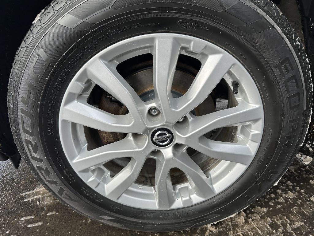 2018 Nissan Rogue Image 23