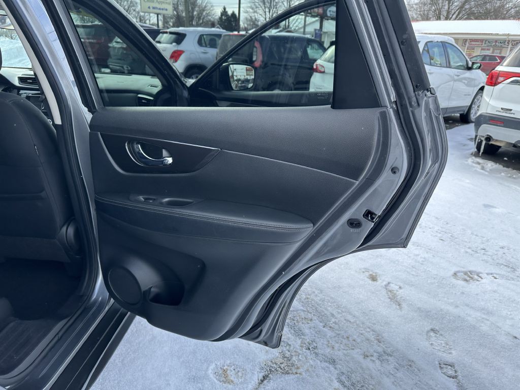 2018 Nissan Rogue Image 29