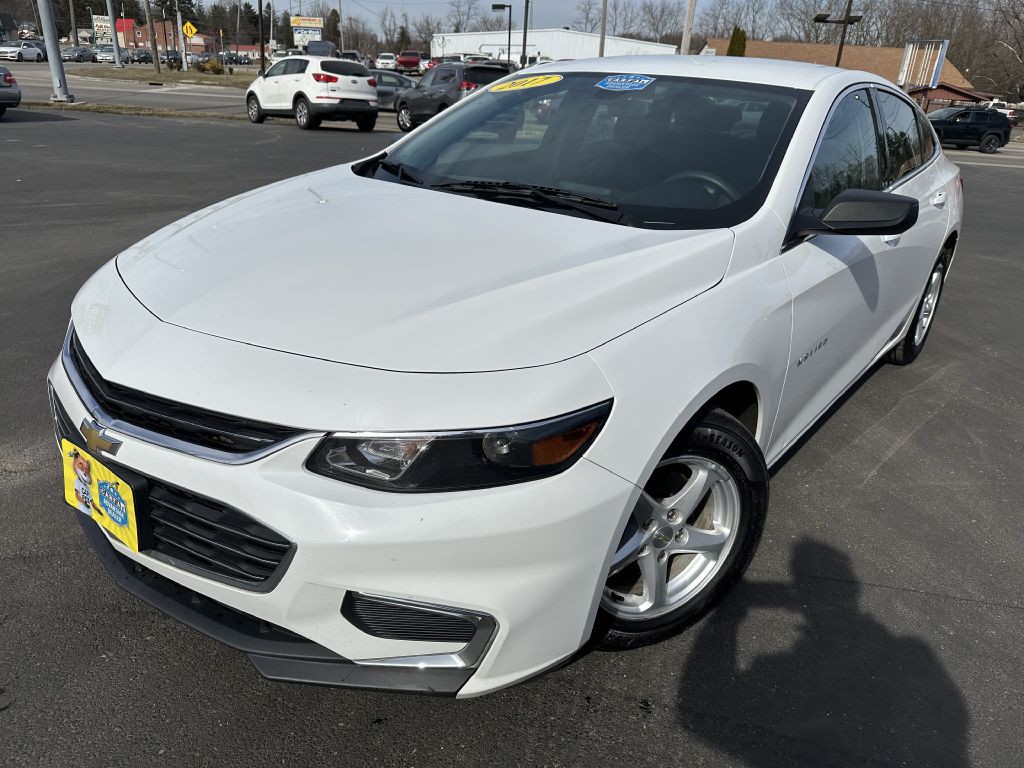 2017 Chevrolet Malibu Image 2
