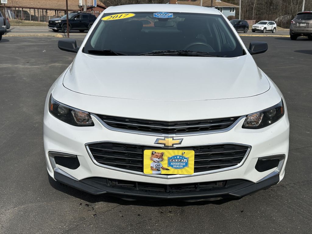 2017 Chevrolet Malibu Image 3