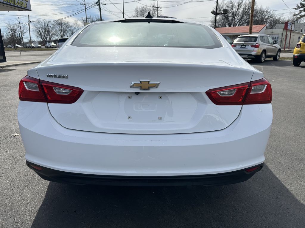 2017 Chevrolet Malibu Image 6