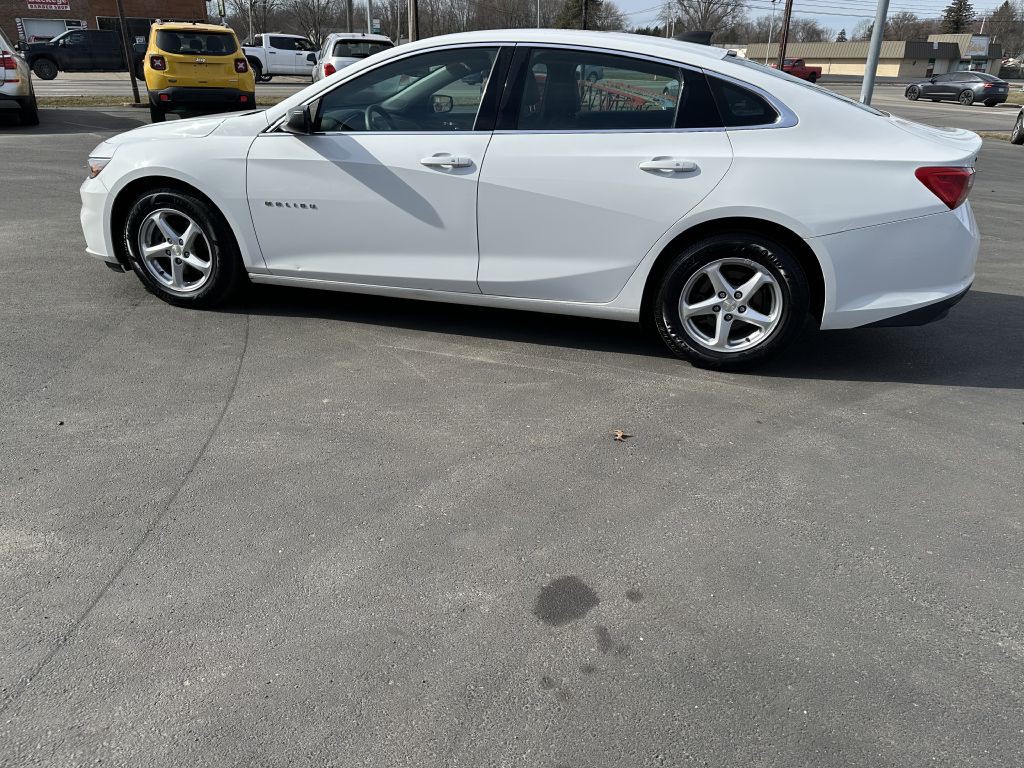 2017 Chevrolet Malibu Image 7