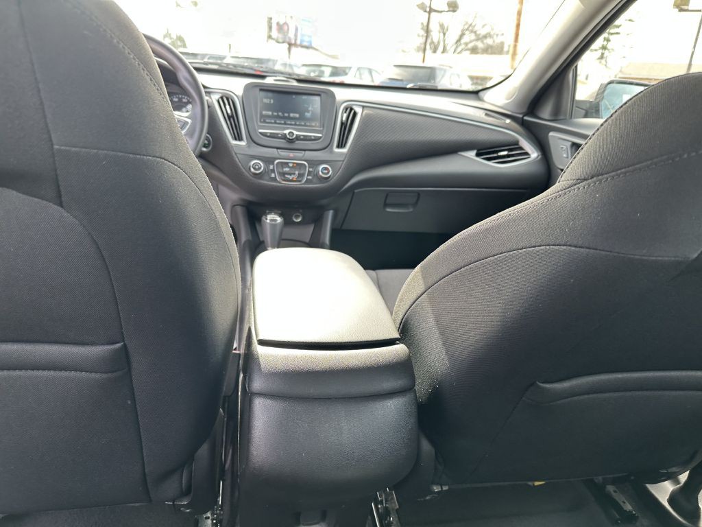 2017 Chevrolet Malibu Image 15