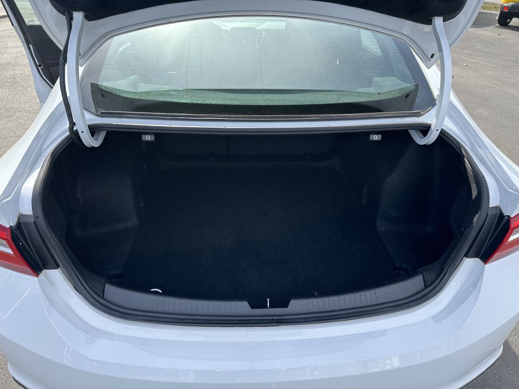 2017 Chevrolet Malibu Image 21