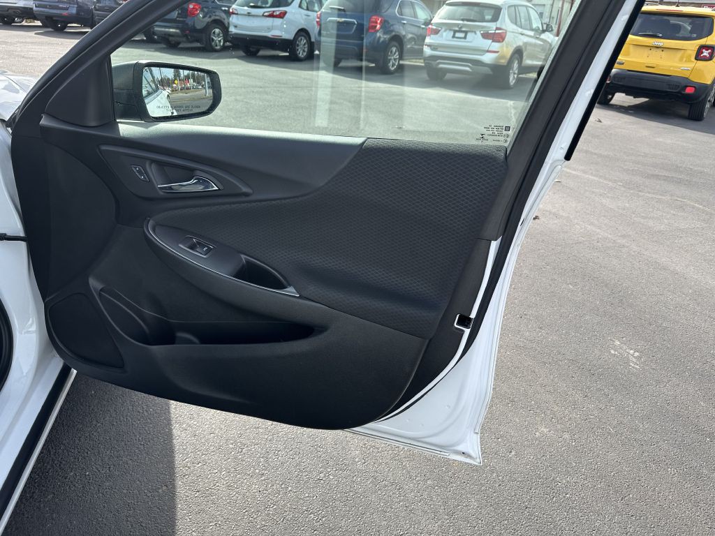 2017 Chevrolet Malibu Image 27