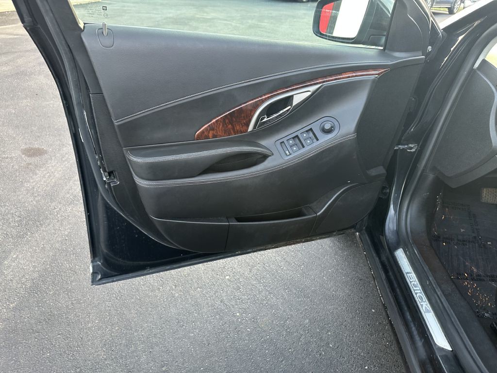 2012 Buick Lacrosse Image 18