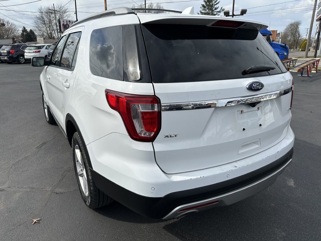 2017 Ford Explorer Image 4