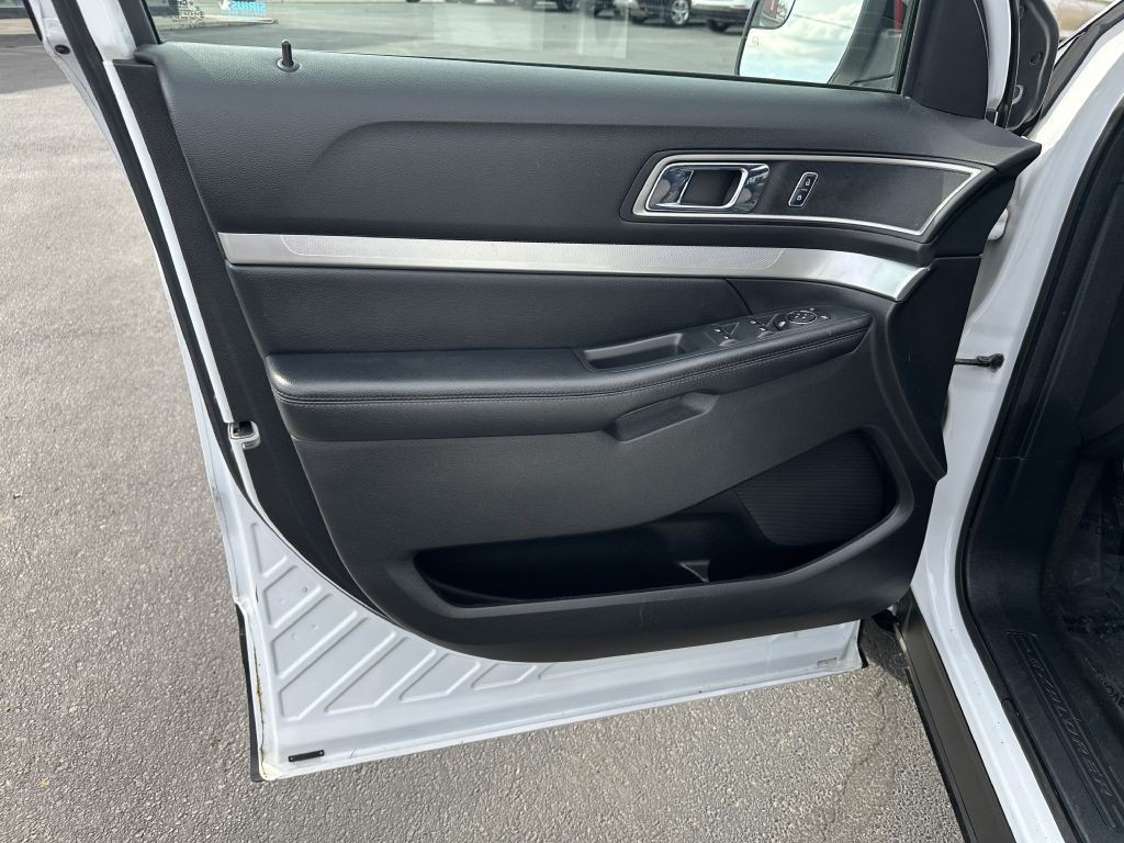 2017 Ford Explorer Image 18