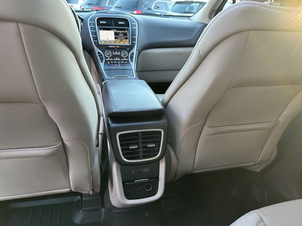 2019 Lincoln Nautilus Image 17