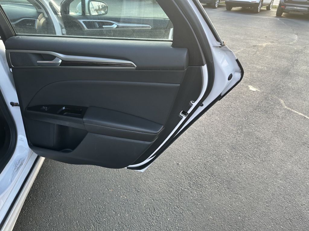 2014 Ford Fusion Image 23