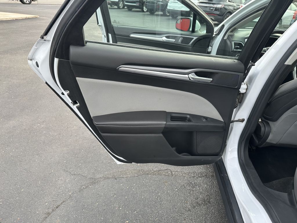 2014 Ford Fusion Image 19