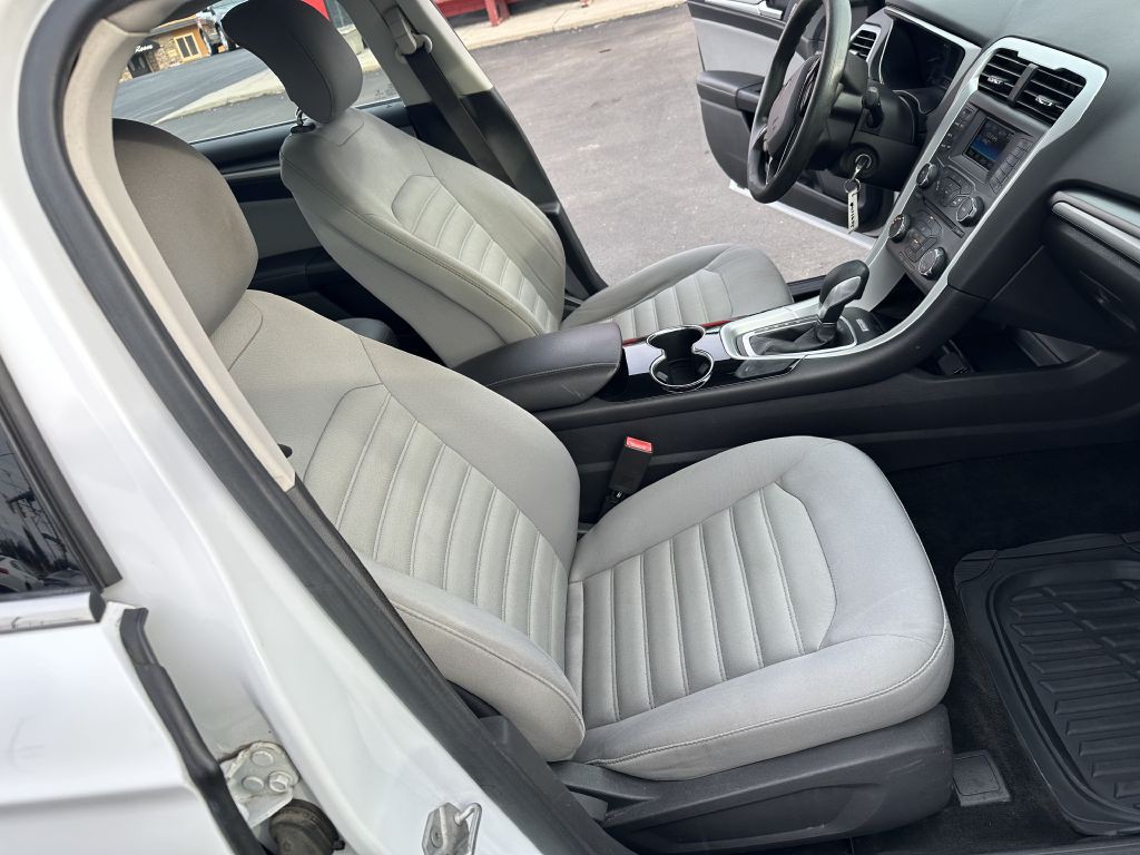 2014 Ford Fusion Image 24