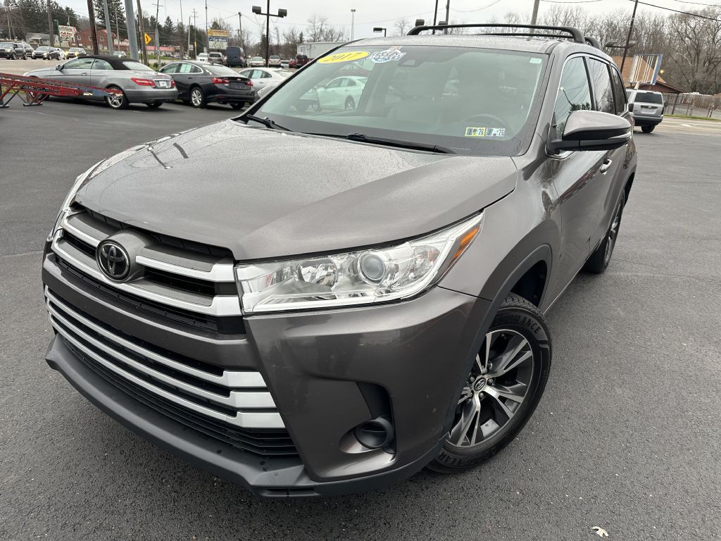 2017 Toyota Highlander Image 2