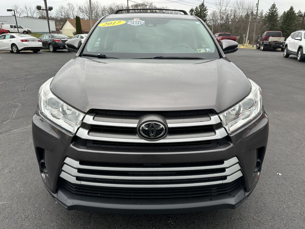 2017 Toyota Highlander Image 3