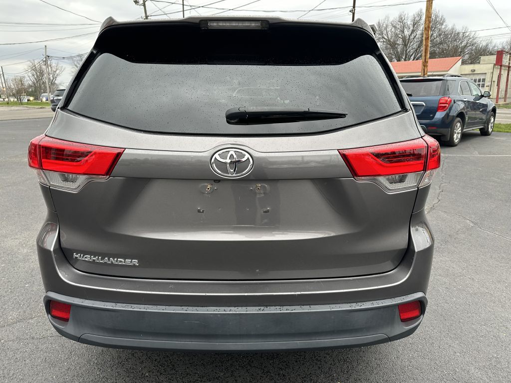 2017 Toyota Highlander Image 6