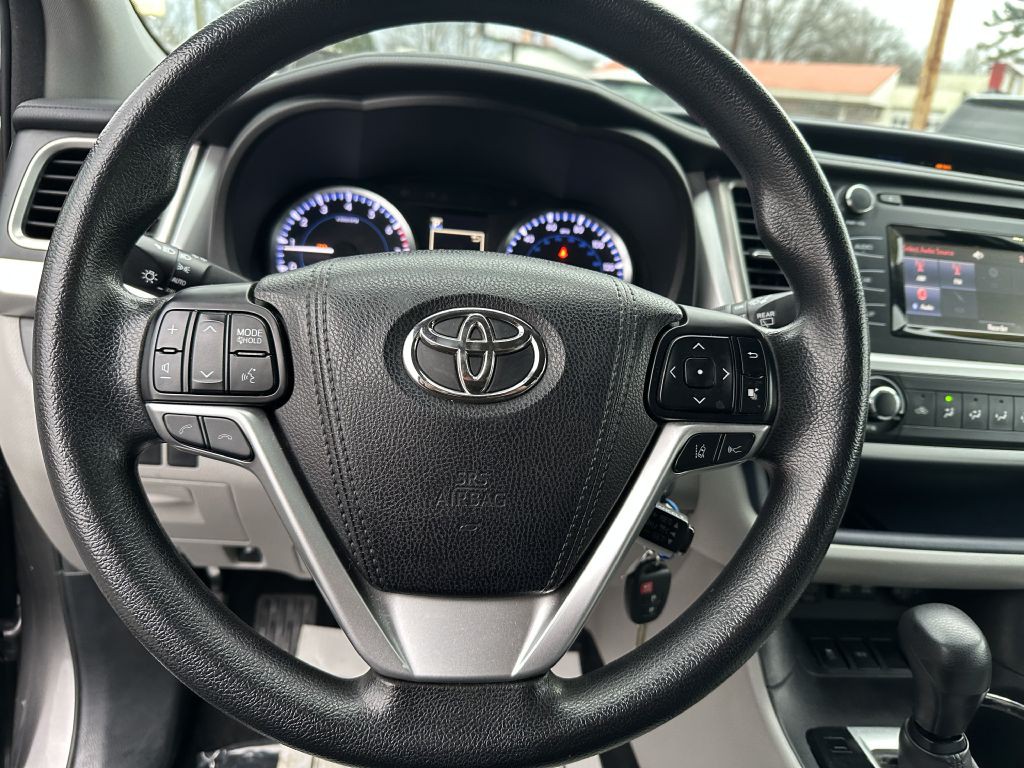 2017 Toyota Highlander Image 10