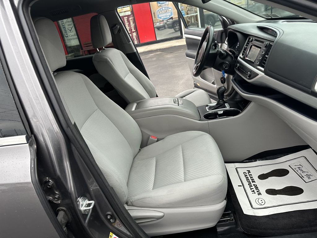 2017 Toyota Highlander Image 24