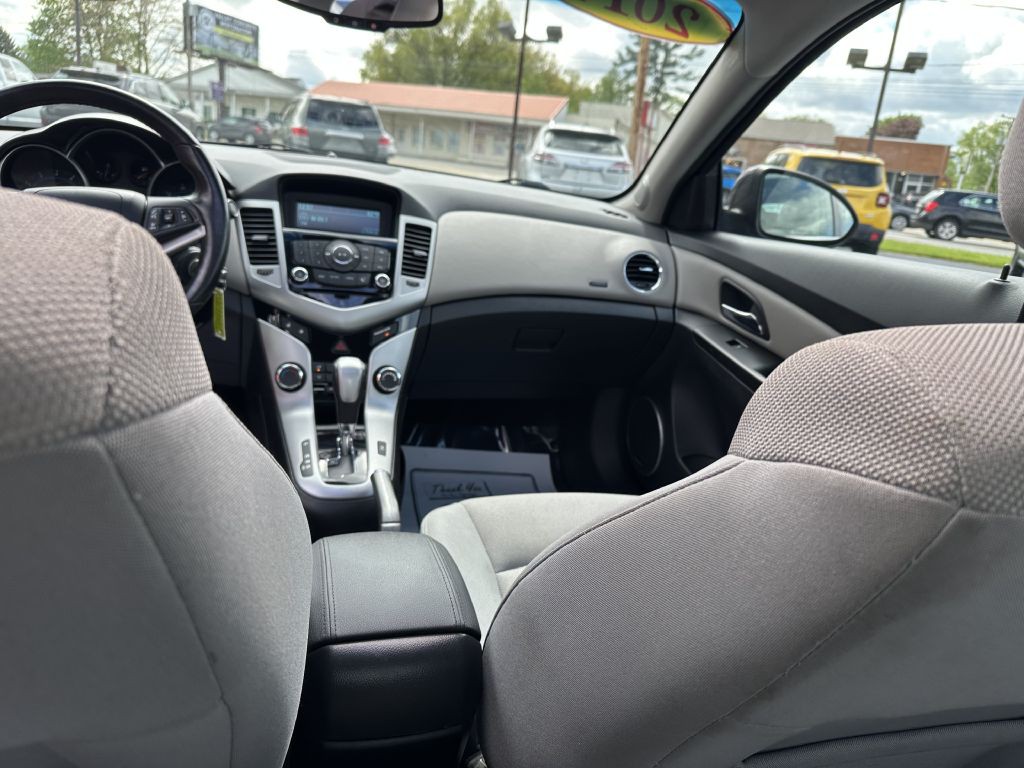 2014 Chevrolet Cruze Image 14