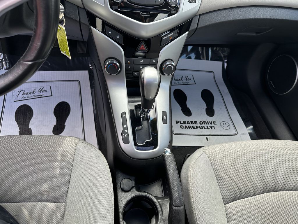 2014 Chevrolet Cruze Image 17