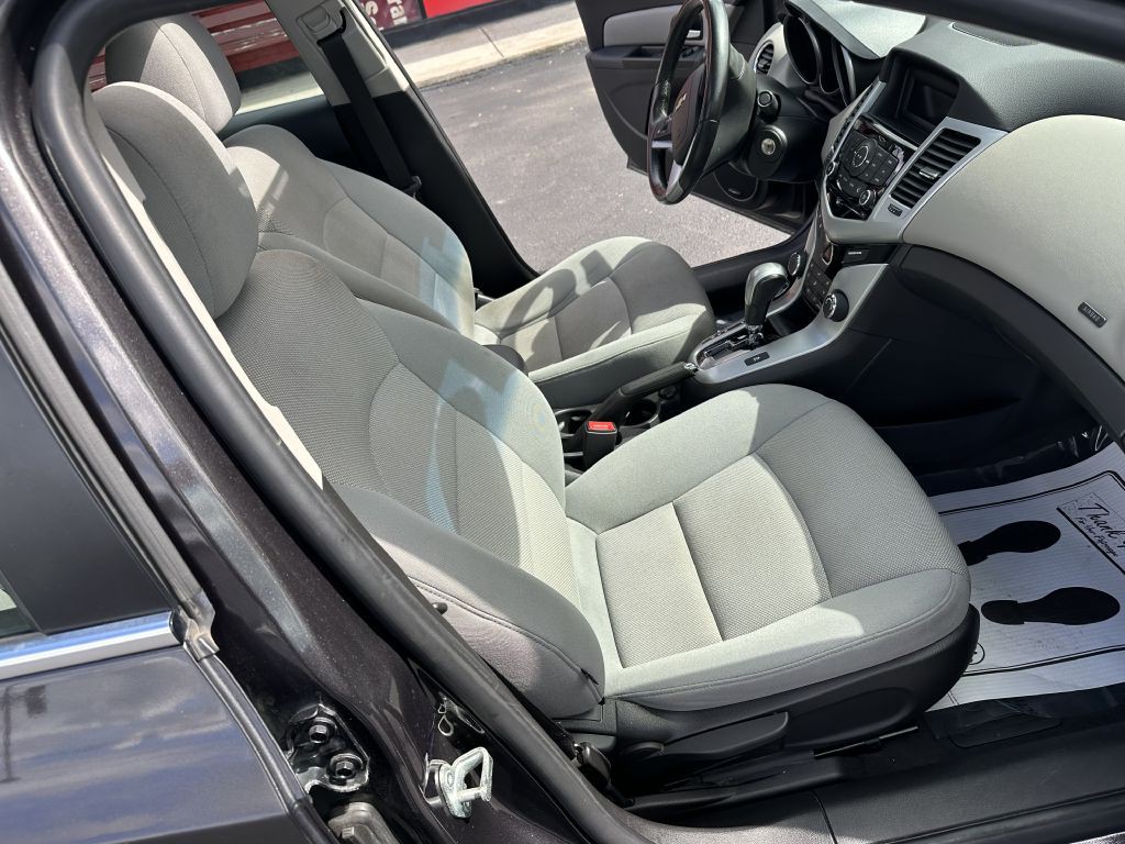 2014 Chevrolet Cruze Image 25