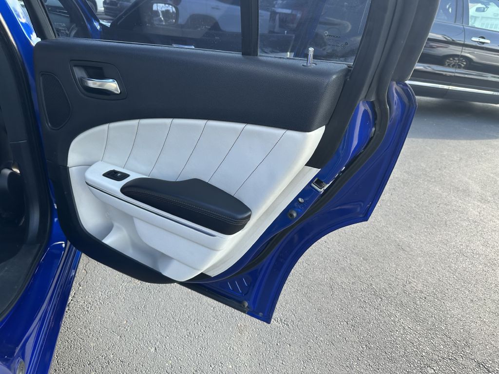 2018 Dodge Charger Image 36