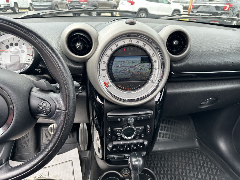 2012 MINI Cooper Image 18