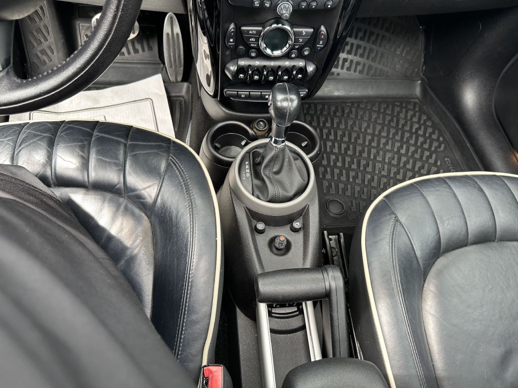 2012 MINI Cooper Image 19
