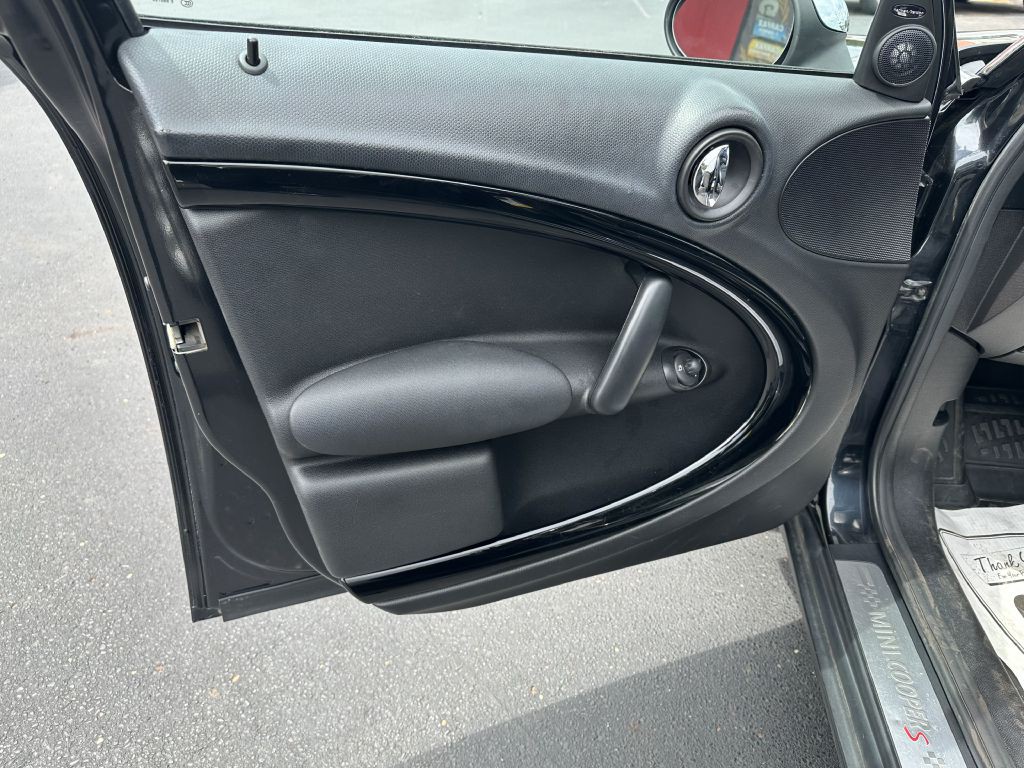 2012 MINI Cooper Image 21