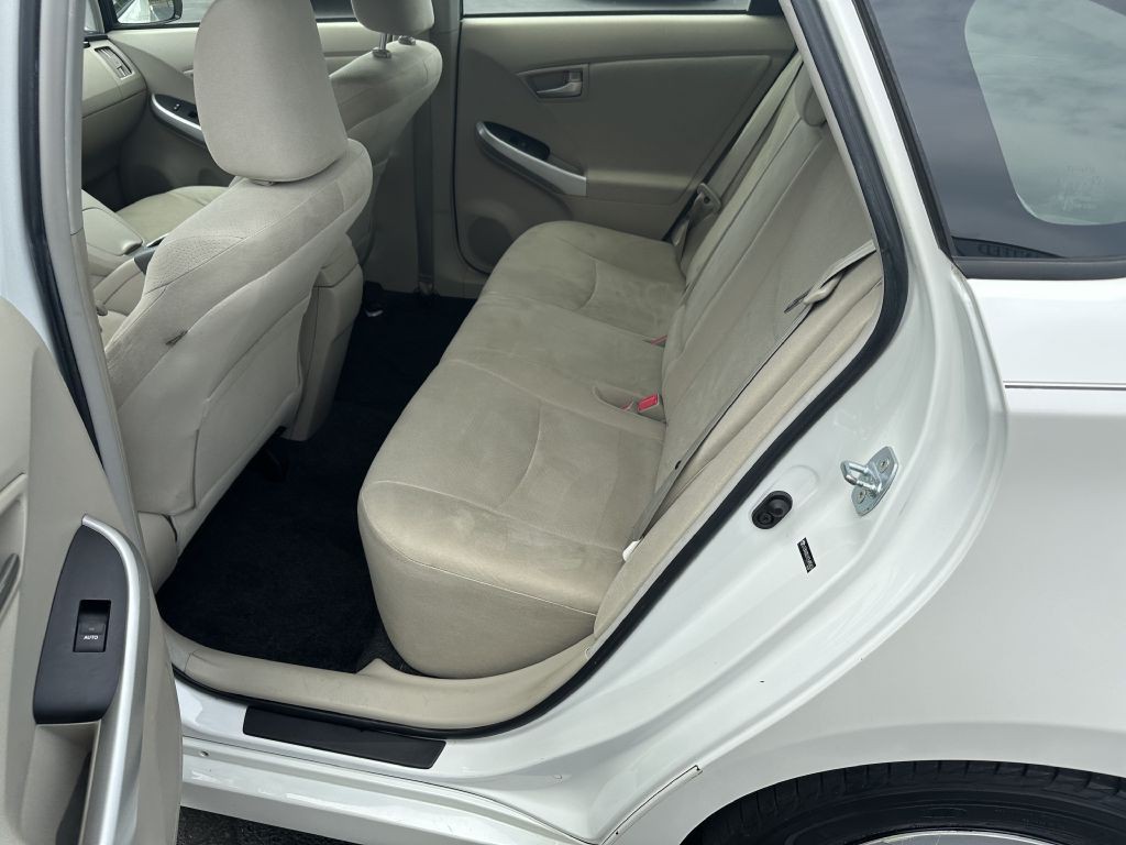 2012 Toyota Prius Image 13