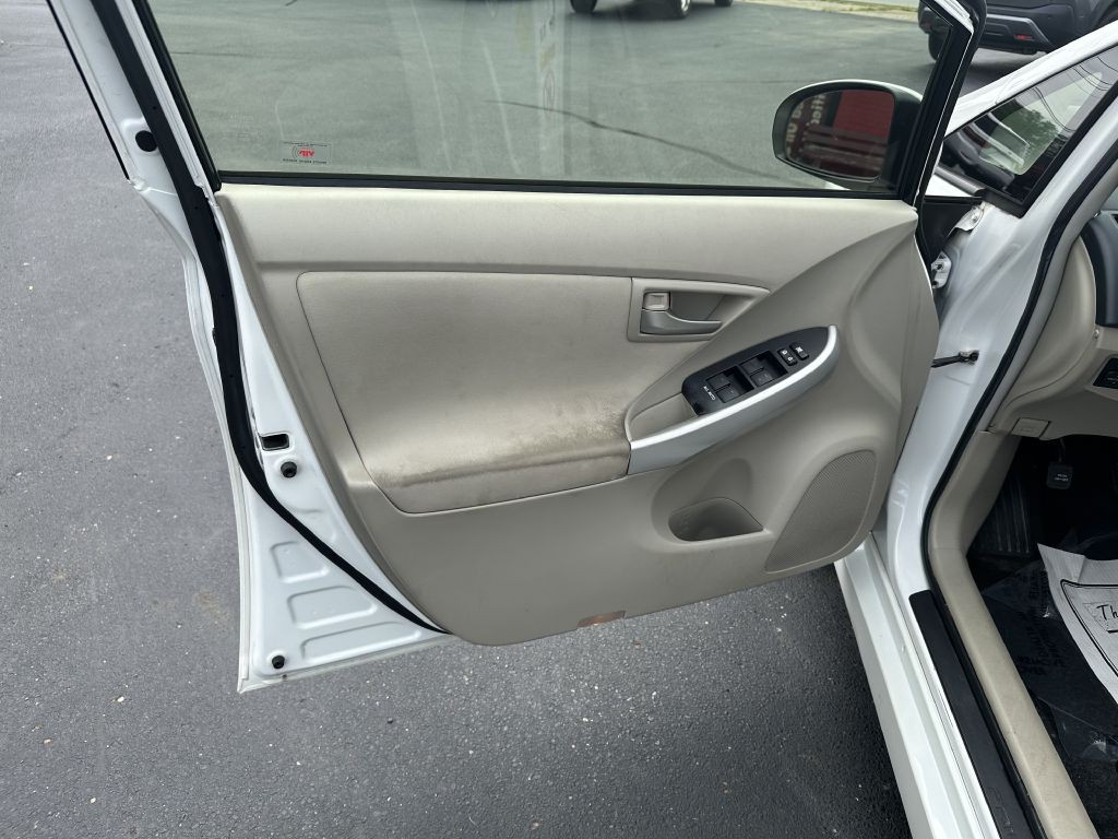 2012 Toyota Prius Image 19