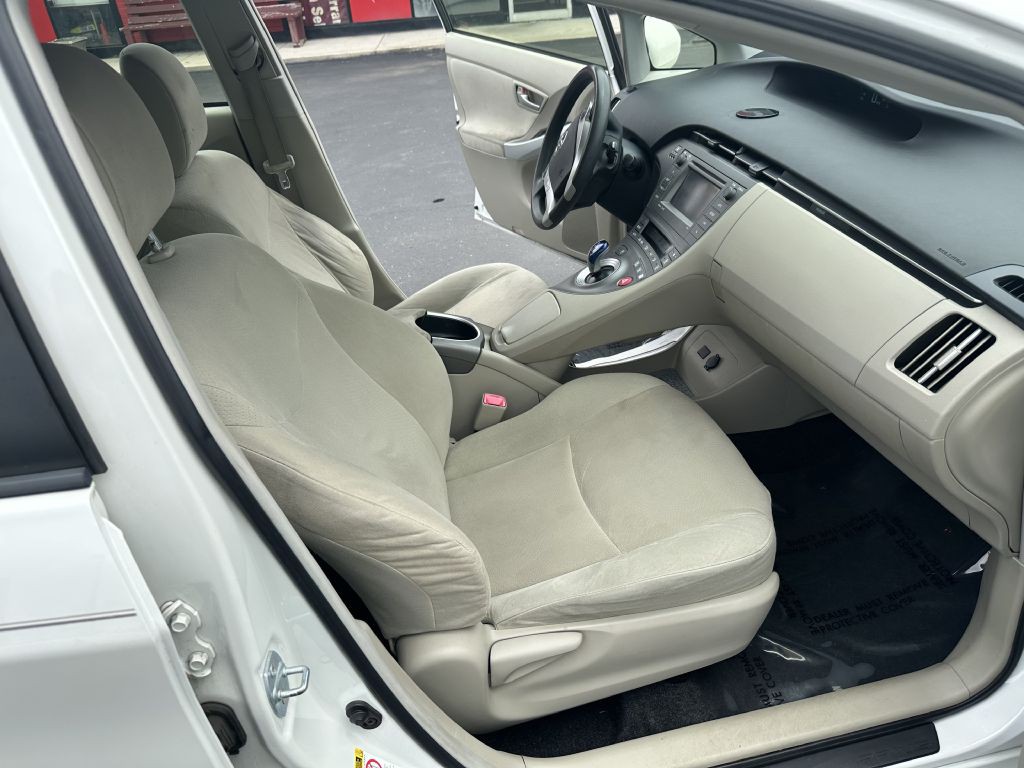 2012 Toyota Prius Image 25