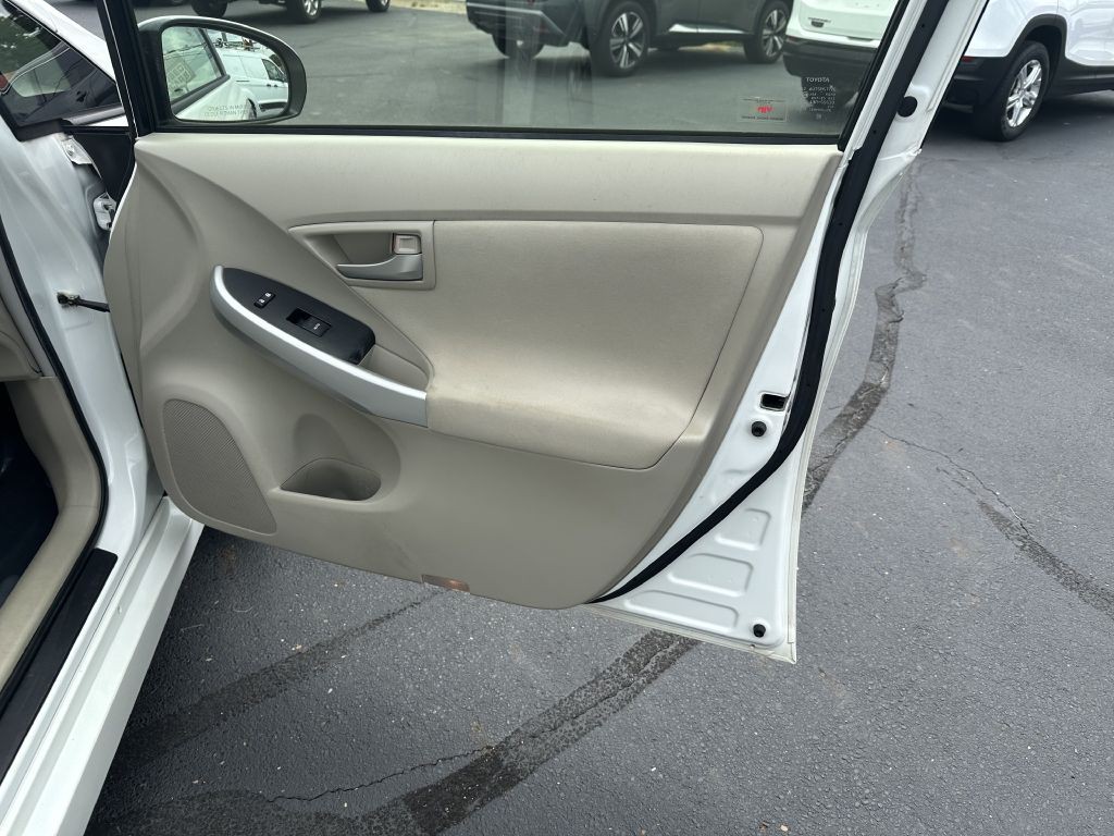 2012 Toyota Prius Image 27
