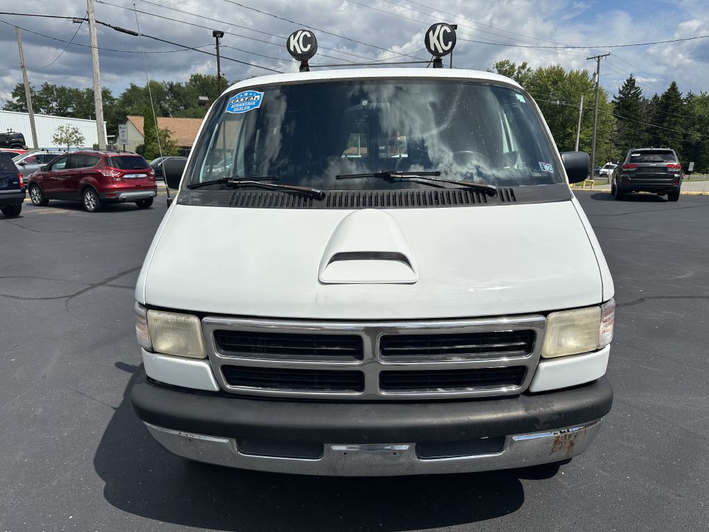 1996 Dodge Ram Van Image 3