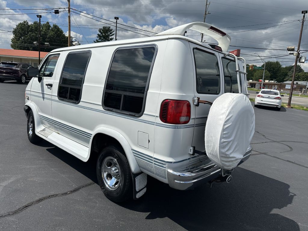 1996 Dodge Ram Van Image 4